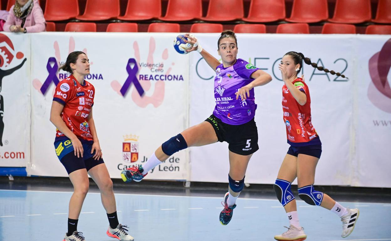 Fiorella Corimberto, baja indefinida en el Caja Rural Aula El Norte
